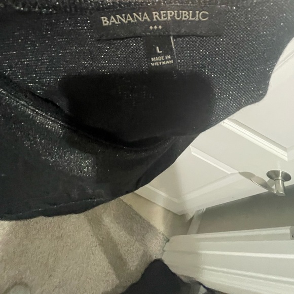 Banana Republic black Top! Beautiful - Picture 4 of 4